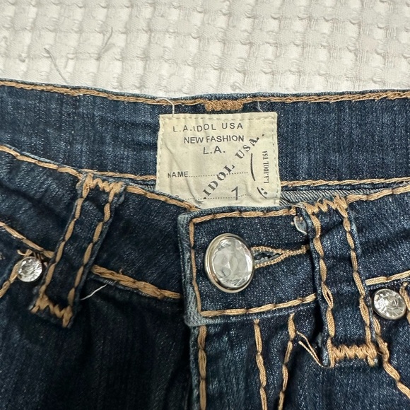 L.A. Idol Thick Stitch Capri Jeans - Picture 5 of 7